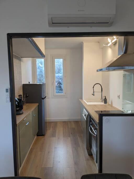 Appartment - Vue Imprenable Sur La Cite Medievale - Parking Gratuit - Climatise Carcassonne Dış mekan fotoğraf